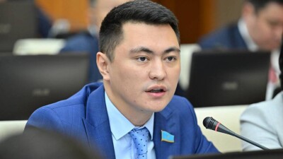 Мәжіліс депутаты Дәулет Мұқаев "Ұлттық киім" күнін бекітуді ұсынды