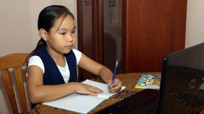 13-14 желтоқсан күндері Алматыда  1-9 сынып оқушылары қашықтан оқиды