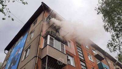 Өскеменде пәтердегі өрт салдарынан бес адам қауіпсіз жерге көшірілді