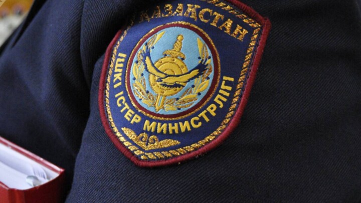 Тергеу жүріп жатыр: Павлодарда полиция қызметкері әріптесін соққыға жықты