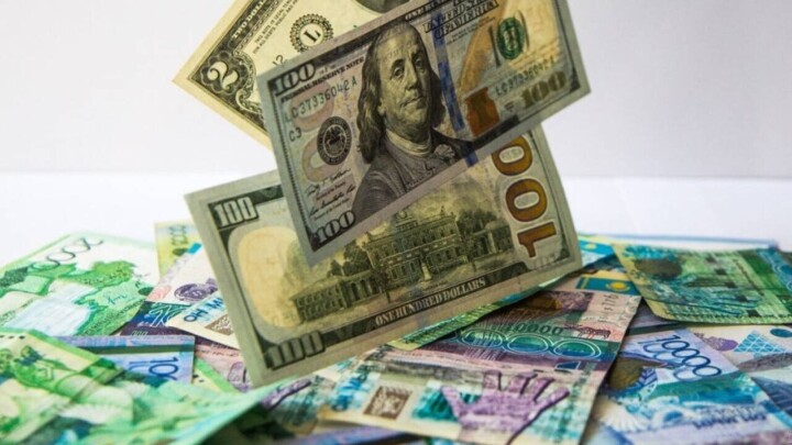Демалыс күндері алдында доллар бағамы 450 теңгеден төмен түсті