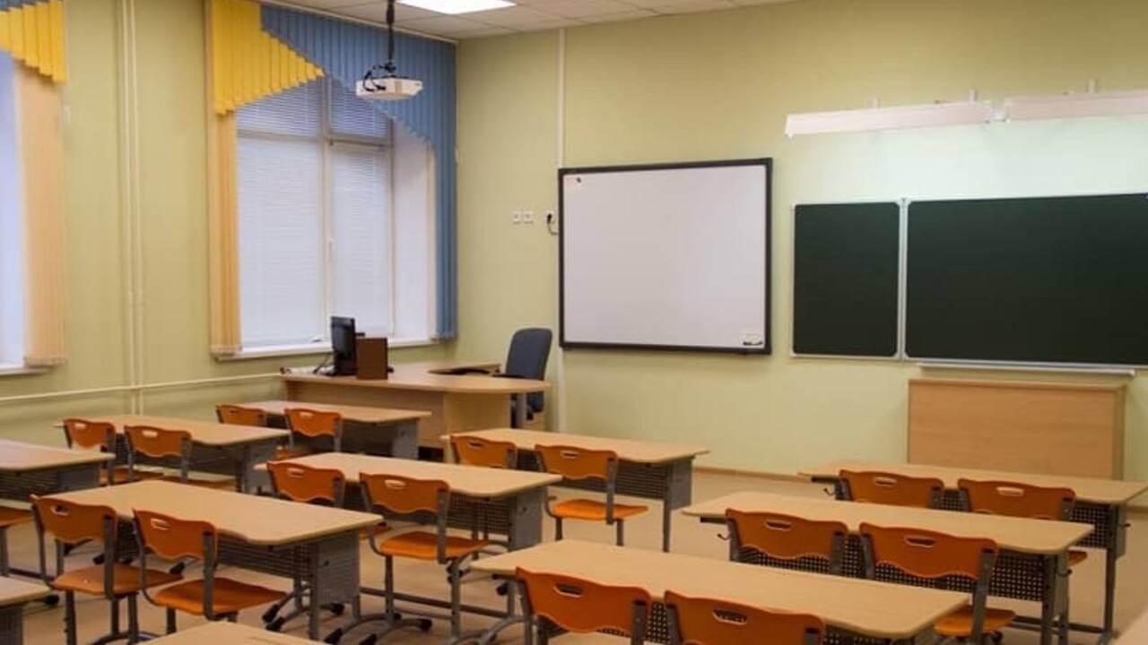 Астанадағы мектептердің бірі мұғалімдер мен басқа да қызметкерлерге 41 миллион теңгеден астам қарыз болып қалды