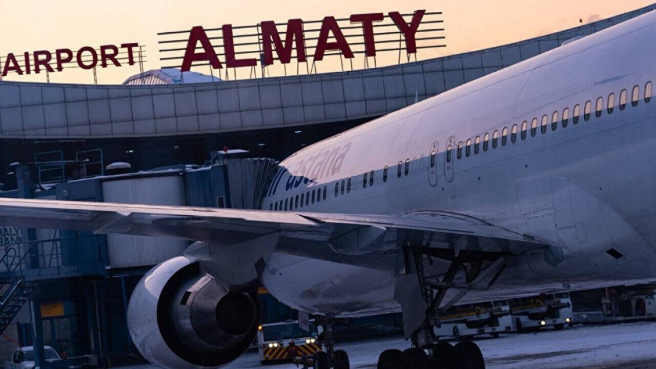 Алматы әуежайы жауған қарға байланысты келушілер үшін жабылды