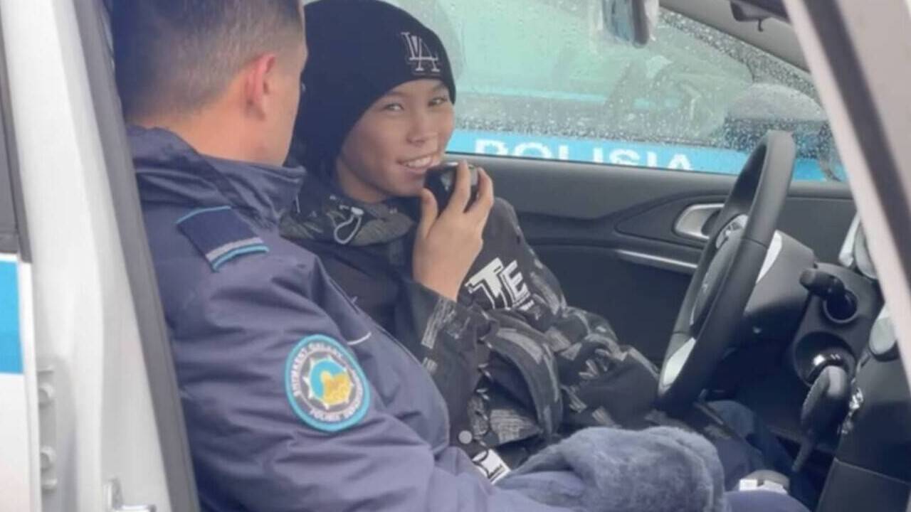 Шымкент полицейлері балалар үйінің тәрбиеленушісінің арманын орындады