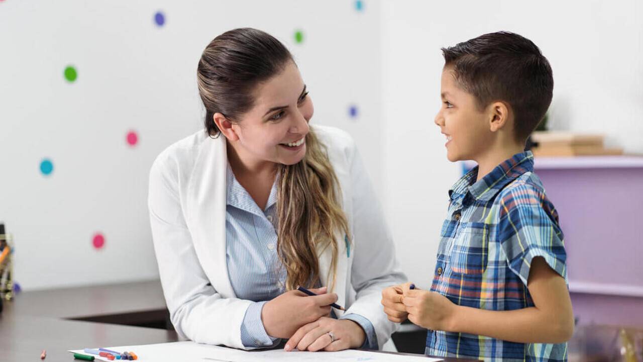 Сенатта мектеп психологтарының жалақысы мен мәртебесін көтеру ұсынылды