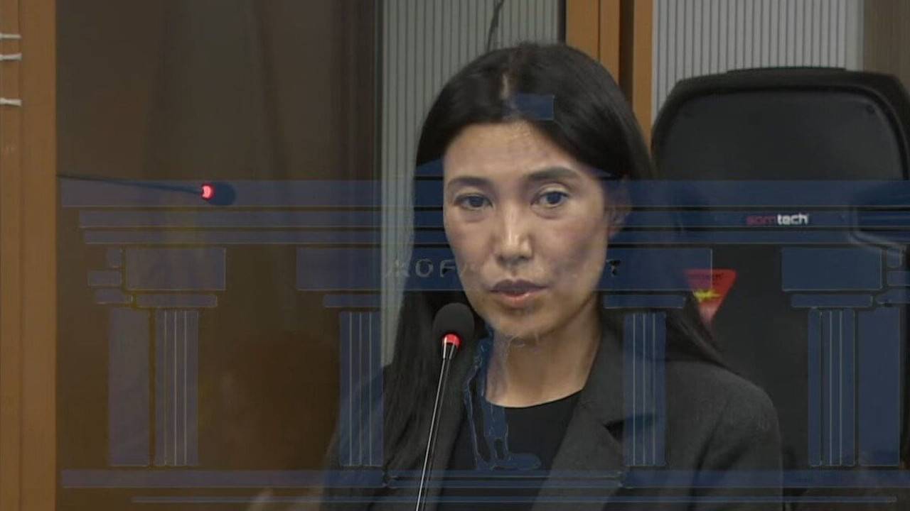 "Раушан гүлі аңқисың": Нүкенова қайтыс болған күні BAU мейрамханасына келген әйел куәлік берді