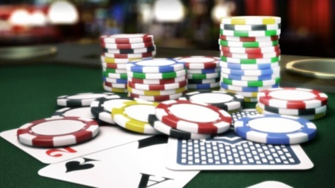 Батыс Қазақстанда бюджет қаражатын құмар ойынға жұмсаған есепші сотталды