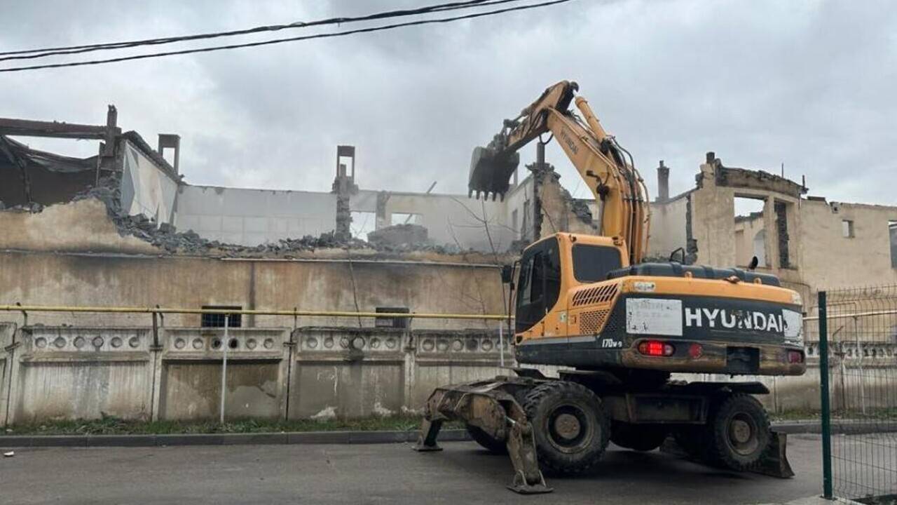 Алматыда мемлекет қорындағы жерге жартылай салынған нысан сүріліп жатыр