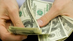 Курс доллара немного снизился на бирже