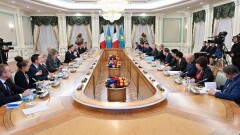 "Зелёная" энергетика, логистика, транзит. Президенты РК и Франции определили приоритетные направления сотрудничества