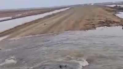 Талые воды размывают дорогу республиканского значения в Актюбинской области