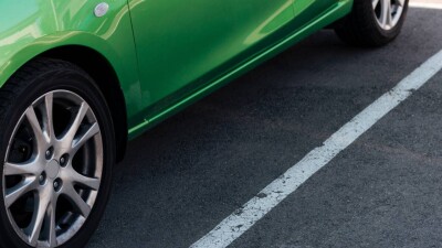 В Алматы жители высказались против строительства бани на месте единственной парковки