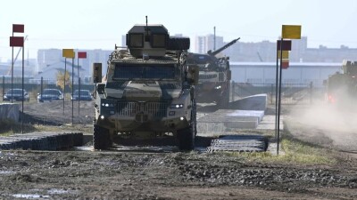 Касым-Жомарту Токаеву показали единственное в Казахстане производство бронемашин