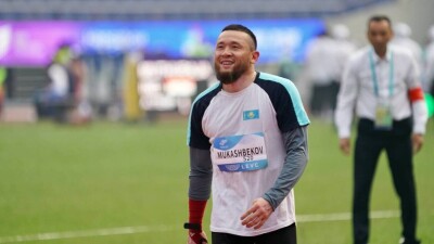 Дастан Мукашбеков принёс золото Казахстану в толкании ядра на Азиатских параиграх