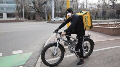 Алматыда карантин салдарынан жұмыстарын тоқтатуға мәжбүр болған даяшыларға курьерлік қызмет ұсынылды