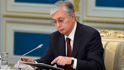 Берік Уәли Тоқаевтың неге Sputnik V вакцинасын салдырғанын түсіндірді