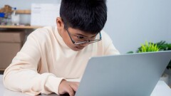 Заявления о выигрыше и просьбы о помощи используют интернет-мошенники для обмана детей в Казахстане