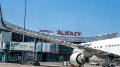 До сентября в аэропорту Алматы перекроют несколько шлагбаумов