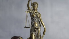 Председателя суда в СКО подозревают в получении 15 тысяч долларов взятки