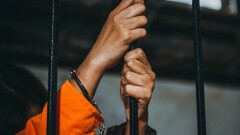 Сменила имя и документы: в Алматы задержали мошенницу, которая скрывалась 12 лет