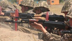 "Оказывают сопротивление". Задержание призывников объяснили в Минобороны Казахстана
