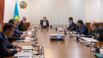 Бектенов установил срок, в течение которого министр транспорта должен решить проблему грузоперевозок