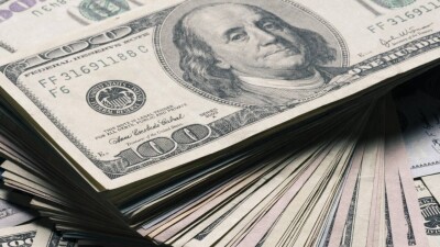 Каким будет курс доллара через год? Прогноз экспертов финансового рынка