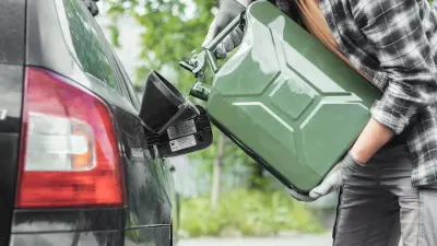 КНБ пресёк 357 попыток незаконного вывоза ГСМ из Казахстана