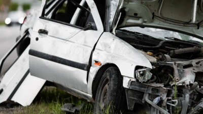 Два человека погибли при столкновении автобуса и легковой машины в Алматы