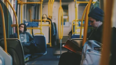 Как изменится движение автобусов в связи с ремонтом пешеходного моста в столице