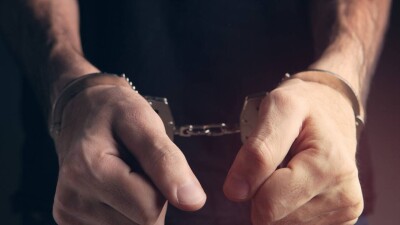 Казахстанца, подозреваемого в мошенничестве на 10 млн тенге, экстрадировали из Беларуси
