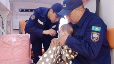 Пожарные спасли 8-месячного ребёнка в Атырау. Он был дома один