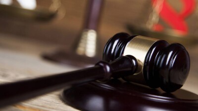 Эмомали Рахмон уволил главу районного суда за избиение пограничника