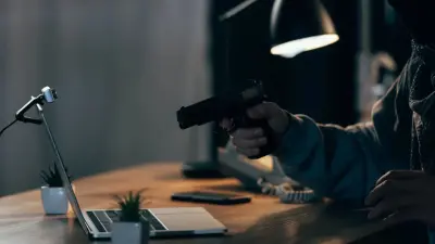 Суд вынес приговор пяти казахстанцам, вымогавшим более 15 млн тенге у жителя Рудного