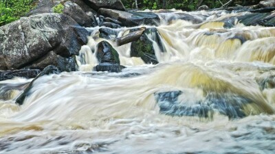 Насыпной грунт сошёл в реку Малая Алматинка