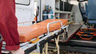Сотрудник полиции ЗКО случайно выстрелил в себя из служебного оружия