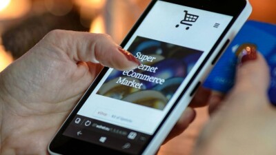 Казахстанцы продавали несуществующие брендовые вещи через интернет-магазин