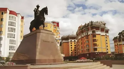 Памятник Кенесары хану вернули на набережную Астаны