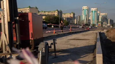 Участок улицы Сарыбулак в Астане частично перекрыли на неделю