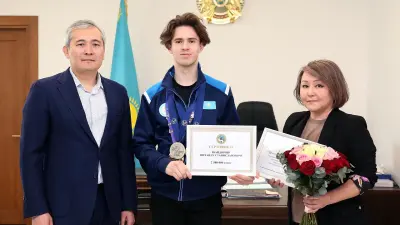 Акимат Алматы подарил фигуристу сертификат на 2,5 млн тенге за серебряную медаль на чемпионате мира