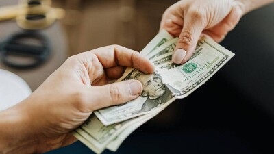Руководителей предприятия "Енбек" КУИС подозревают в неоднократном получении взяток