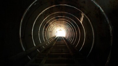 Преступная группа проложила туннель на границе Узбекистана и Казахстана и перегоняла нефть