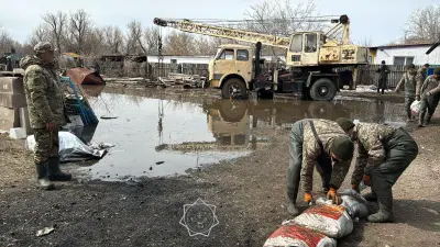 Паводки оставили акмолинское село без транспортного сообщения: на помощь привлекли военных