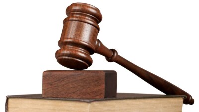 Районный аким выиграл дело против активиста в Атырауской области