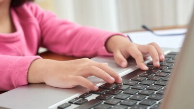 Как казахстанцам подать заявление, если ребёнка травят в интернете – утверждены правила