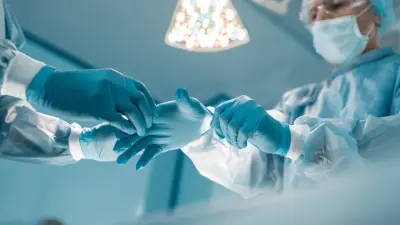 Импортные медицинские перчатки покупали под видом отечественных по завышенным ценам в Казахстане