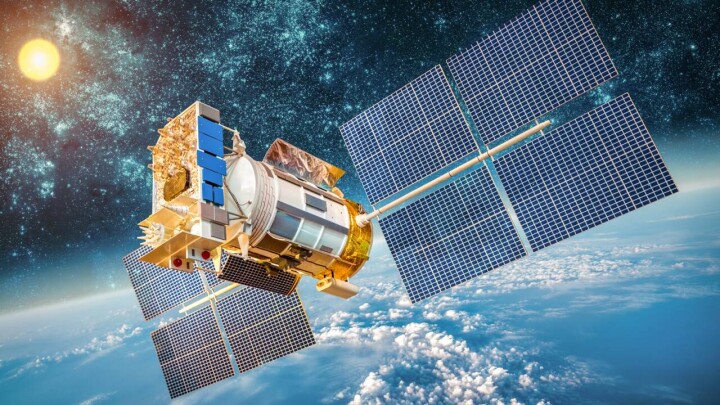 Почему спутниками казахстанского производства интересуются другие страны, рассказал глава Минцифры