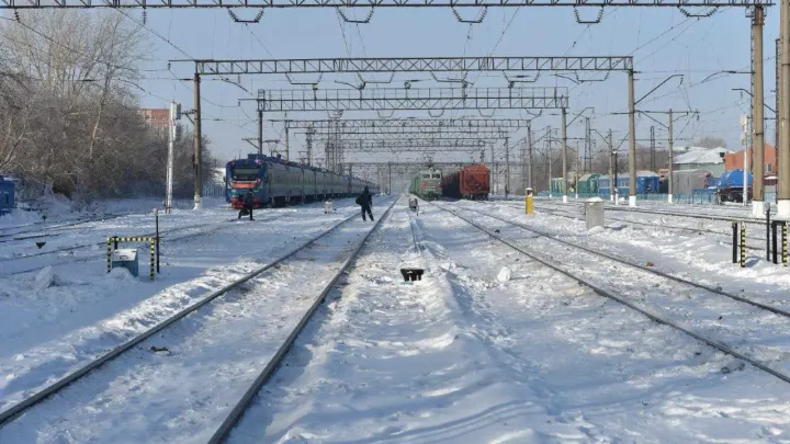 Поезд переехал человека в Мангистауской области: мужчина лишился ног