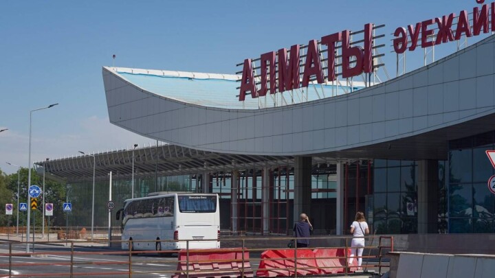 Перекрывать парковку будут в аэропорту Алматы