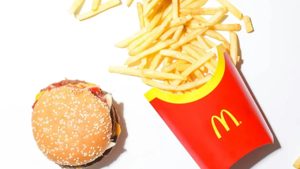 McDonald's возобновляет продажу бургеров, из-за которых произошло массовое отравление